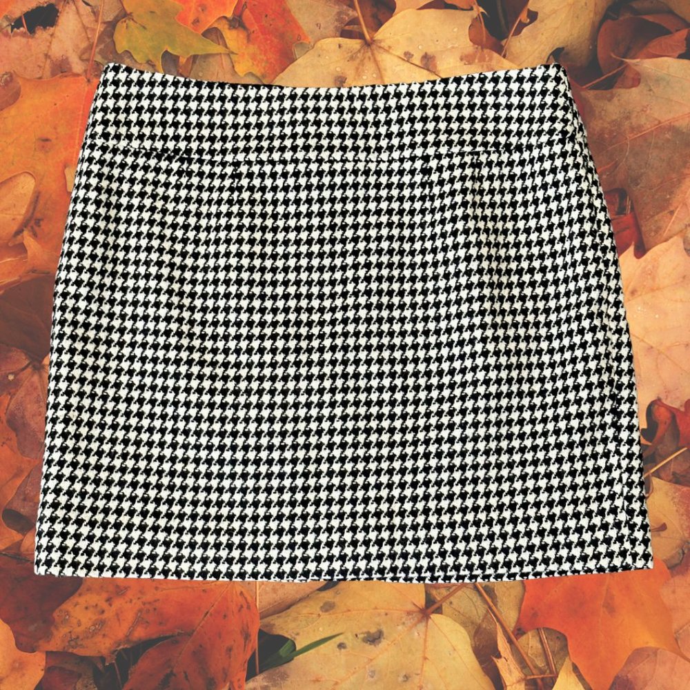 EUC Banana Republic Wool Blend Houndstooth Mini Skirt, Size 4P